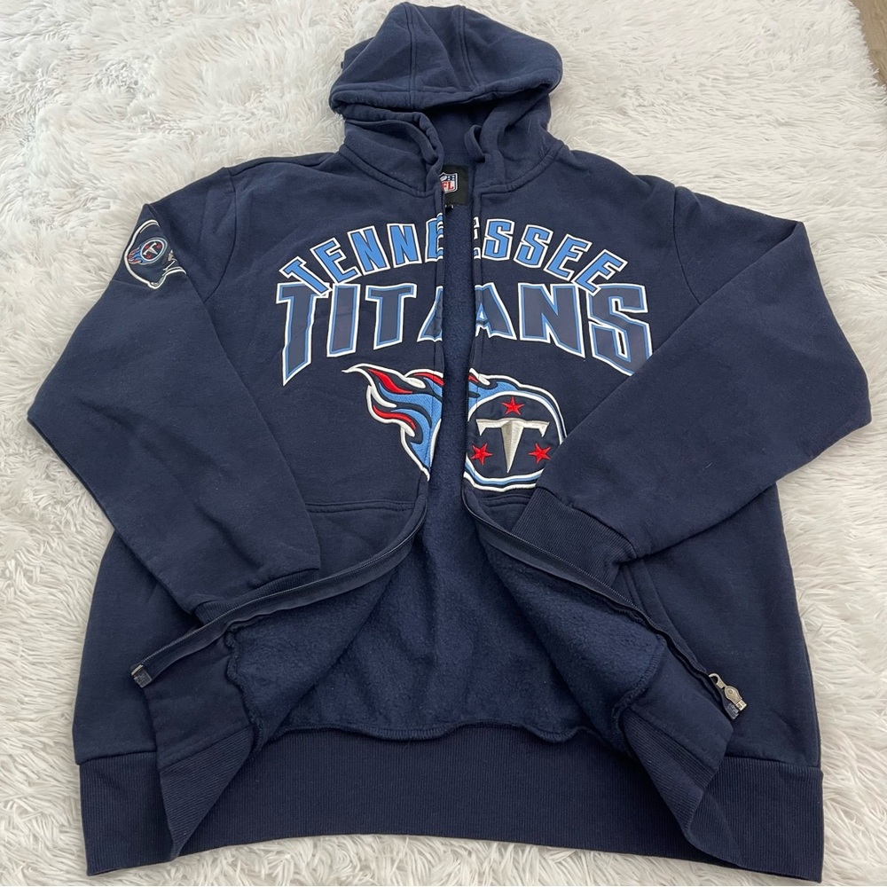 TENNESSEE TITANS MENS/WOMENS ZIP UP HOODIE. SIZE L